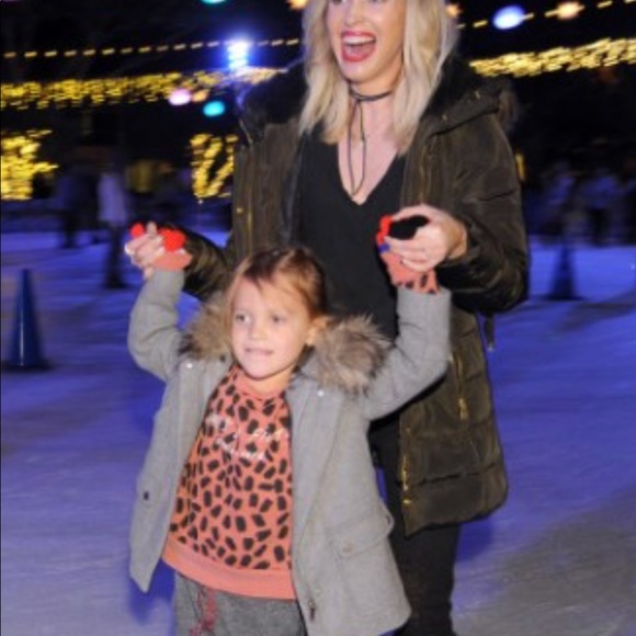 Olive green coat - Picture 3 of 3